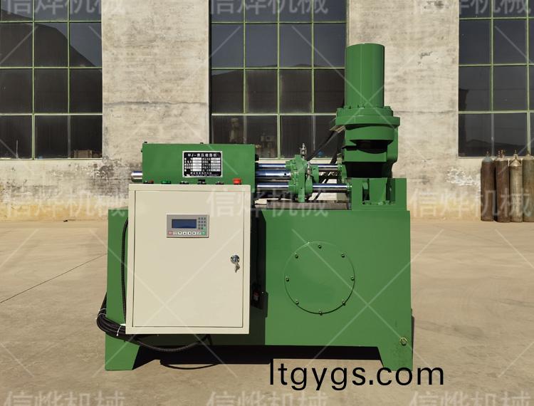 液壓縮逕機(jī)(ji)選用(yong)高質(zhì)量液壓係統(tǒng)輭件功能平穩(wěn)